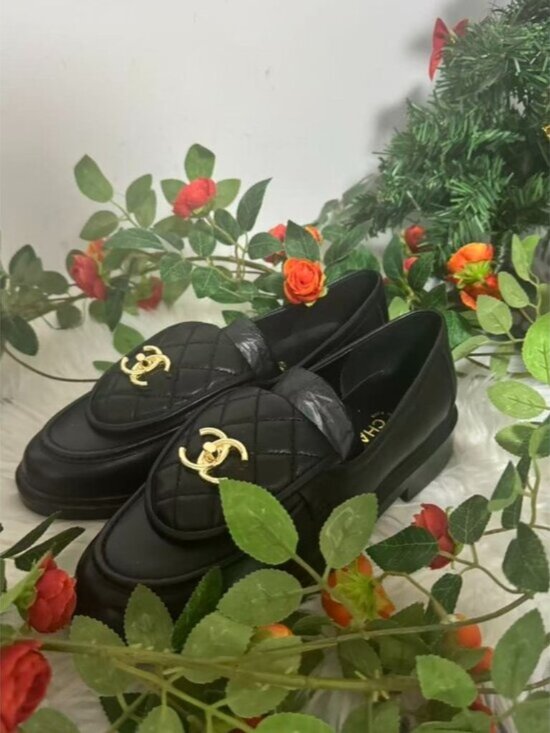 Flats_&_Loafers